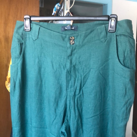 Green Capris - Picture 3 of 3